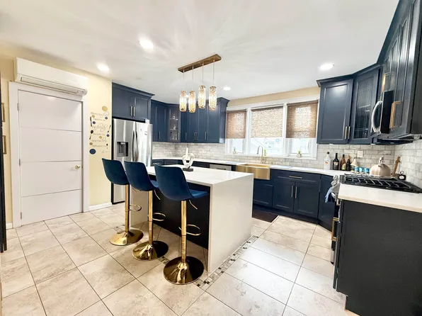 69 Humphrey Avenue image 11 of 41