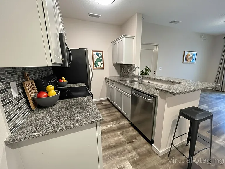 325 Majestic Dr #338 — Photo 5