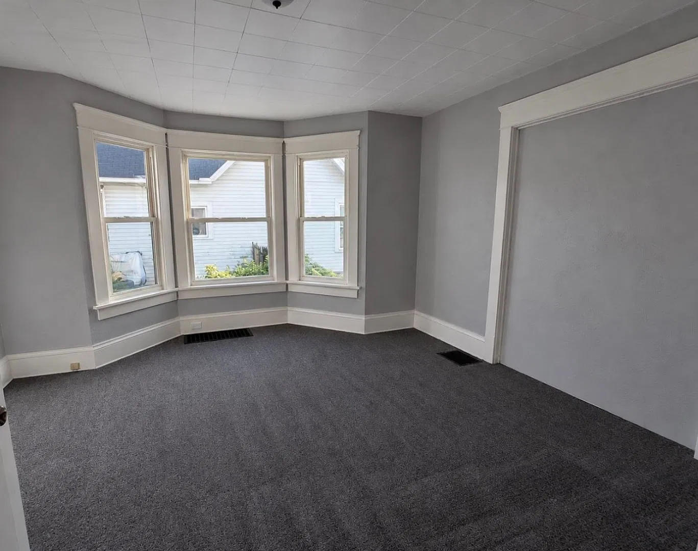 1020 Greenfield Ave SW — Photo 4