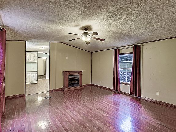 5th image of 120 Lovegrove Ln