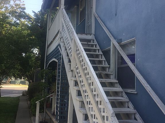 3rd image of 13428 13432 1/2 Burbank Blvd