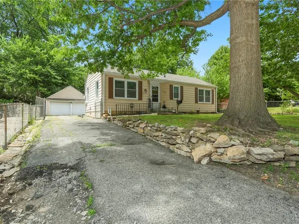 510 S Ralston St, Sugar Creek, MO 64054