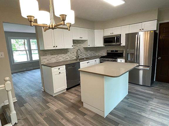 5th image of 5S504 Campbell Dr
