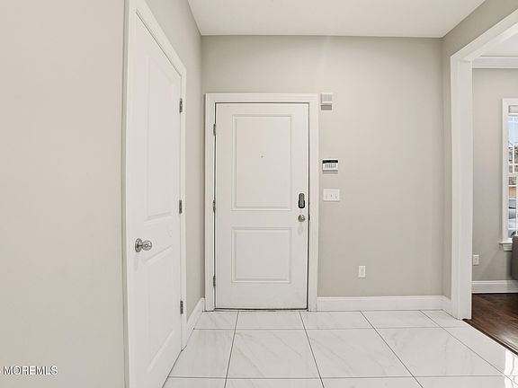 5th image of 119 N Zinfandel Road