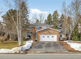 350 Vanier St, Dieppe, NB E1A 5N2