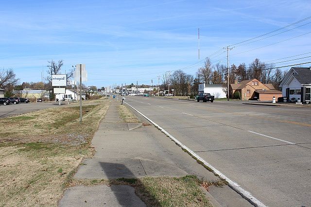 2nd image of 1013 Paducah Rd