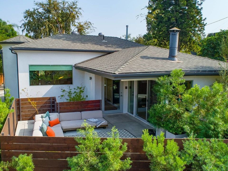 1st image of 2258 Hidalgo Ave