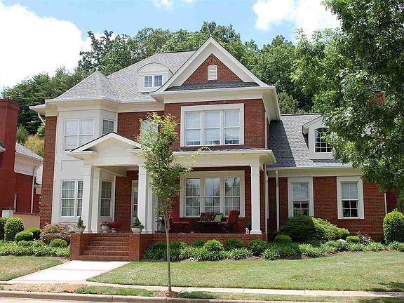 4th image of 541 Stafford Ave NW