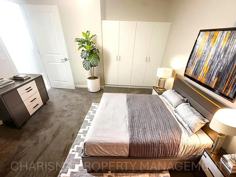32nd Street Condominiums — Photo 13