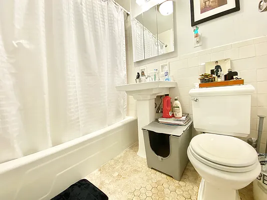 Rented by Voro NYC | media 10