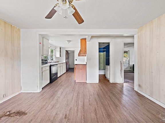 4th image of 8300 Durand Ave