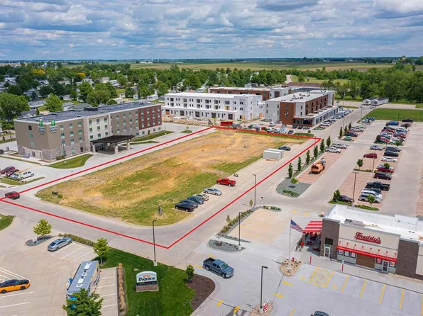 5975 Carlson Way, Marion, IA 52302