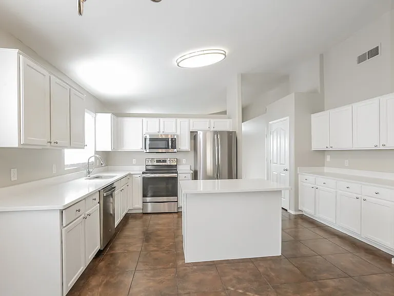 2718 W Pecan Rd — Photo 8