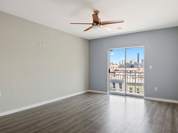 5th image of 105 15th St APT 5