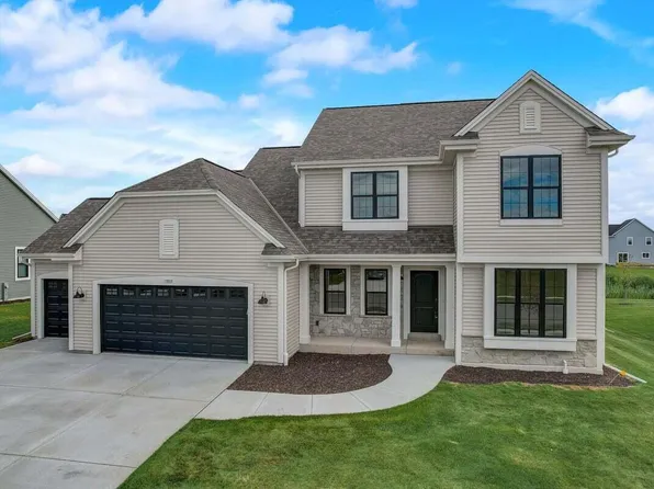 1922 North Cora DRIVE, Grafton, WI 53024