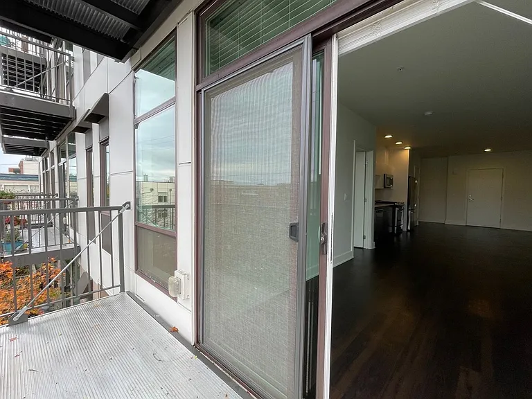 2201 Eastlake Ave E — Photo 19