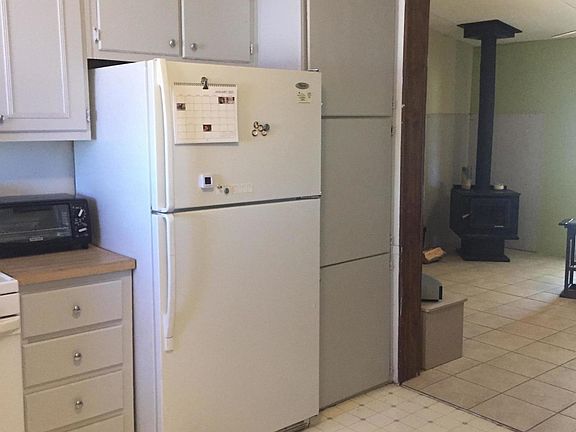 4th image of 9 El Prado Dr