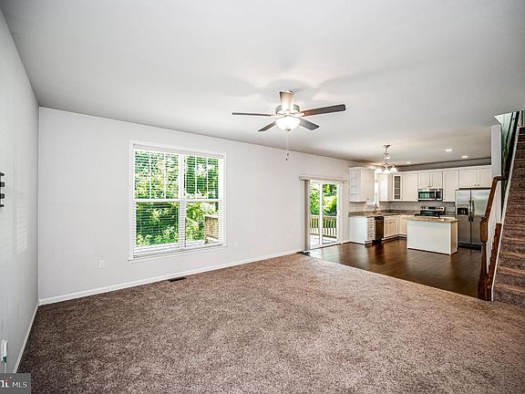 5th image of 121 Forbes St