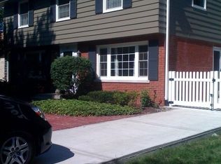 907 Bryan St, Elmhurst, IL 60126