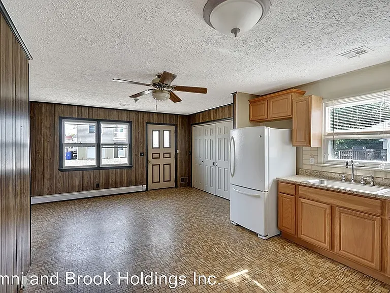 3446 Bergen Ave — Photo 4