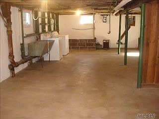 2nd image of 19 Carol St