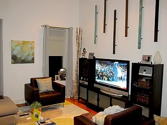 Rented by Lucky Apt Inc