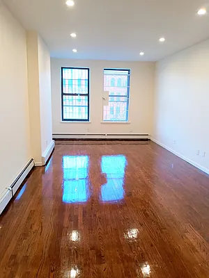 Rented by Level Group | media 9