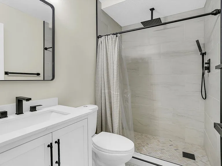 4011 Danbury Dr — Photo 17