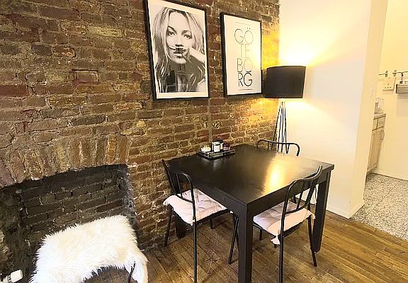 5th image of 264 W 22nd St APT 1