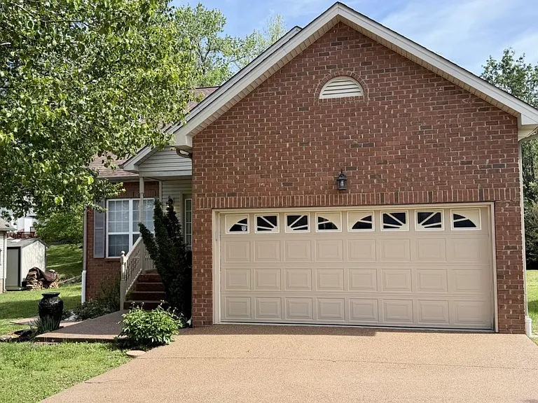 1233 Timber Valley Dr — Photo 1