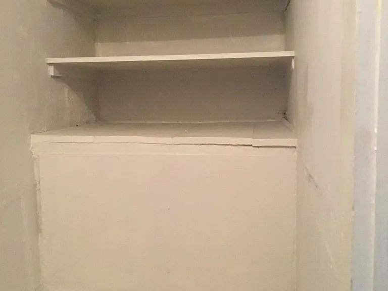 Walk-in Pantry