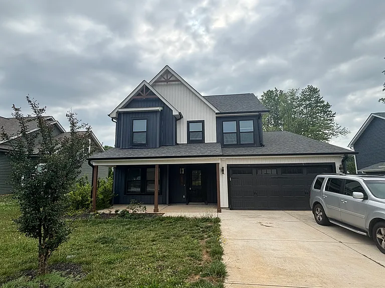 115 Woodstone Ln — Photo 1