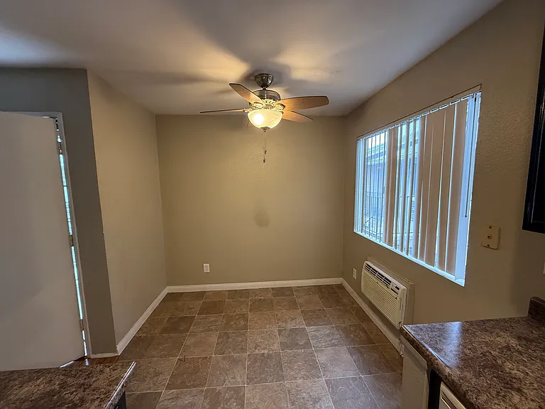 12369 Lakeshore Dr — Photo 4