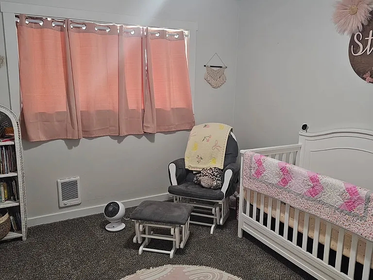 2409 Burcham St — Photo 4