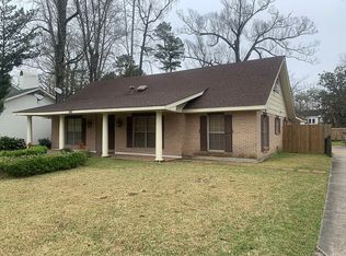 646 College Hill Dr, Baton Rouge, LA 70808