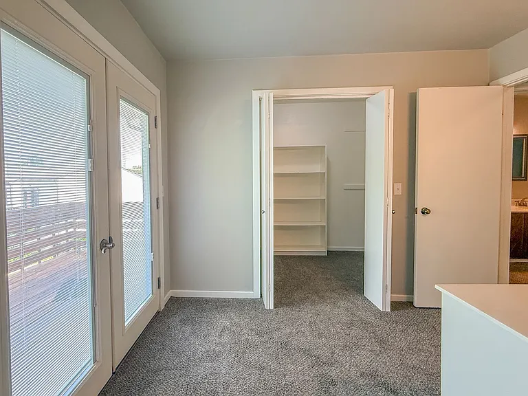12021 Hawthorne Ln — Photo 25