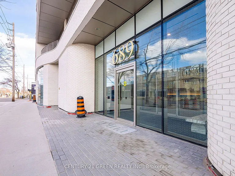 689 The Queensway #216 — Photo 6