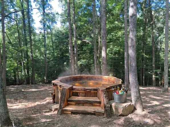 745 October Dr, Smithville, TN 37166