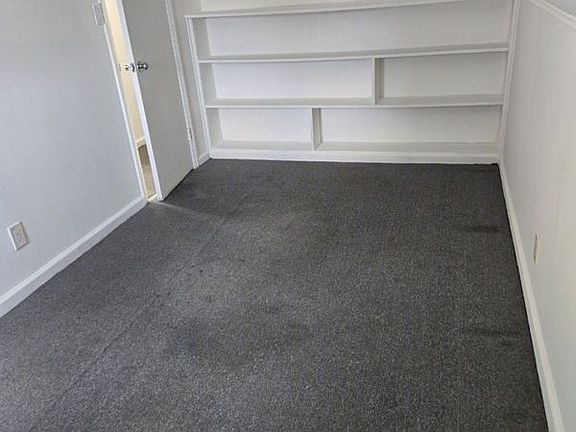 3rd image of 717 Henry St Floor 2