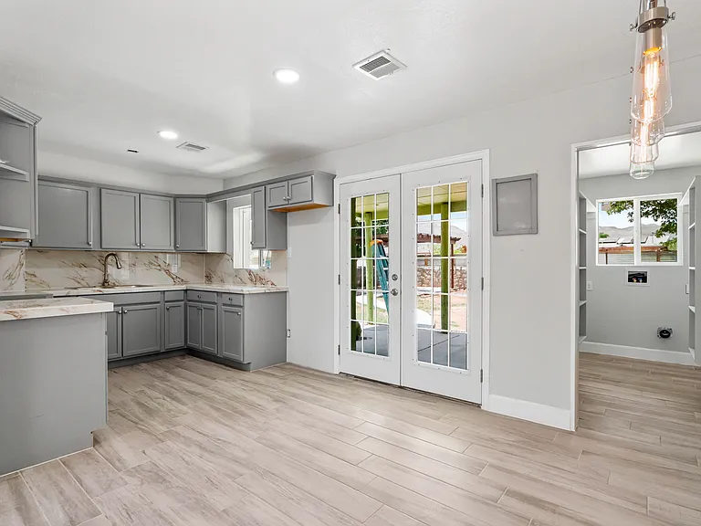 Kitchen/Dining