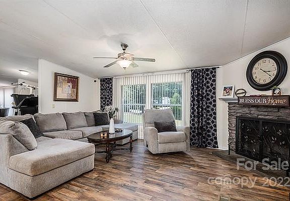 5th image of 3189 Bear Trail Dr