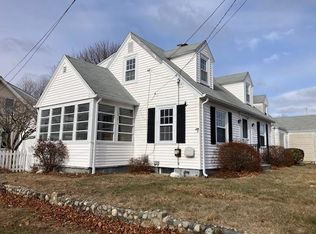 43 Gaspee Point Dr, Warwick, RI 02888