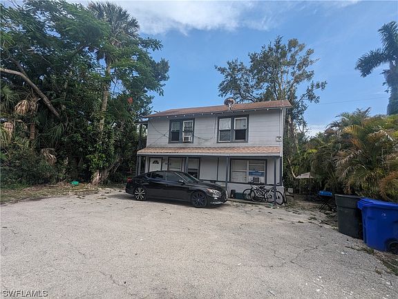 3rd image of 2146/2148 Willard St