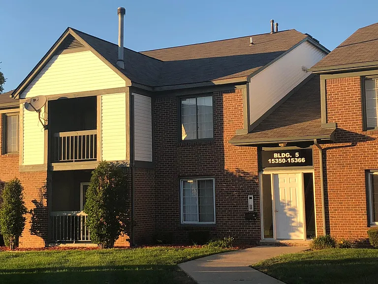 15350 Ashley Ct #35 — Photo 12