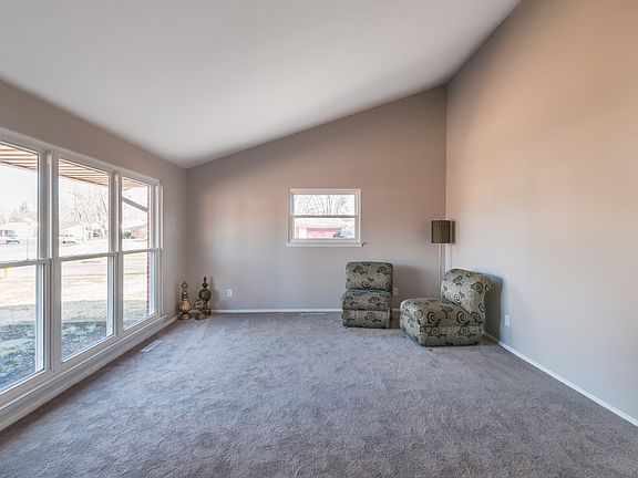 4th image of 4070 Glenheath Dr