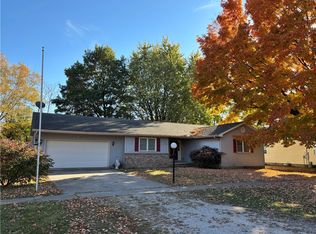 715 Maine Ave, Windsor, IL 61957