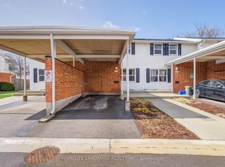 401 Keats Way #2, Waterloo, ON N2L5S7