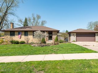 5334 Victor St, Downers Grove, IL 60515