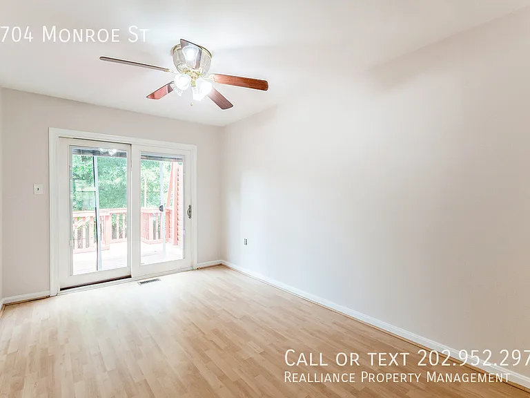 5704 Monroe St — Photo 12