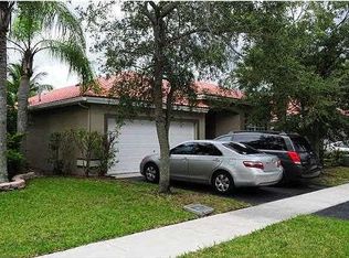 11 Gables Blvd, Weston, FL 33326
